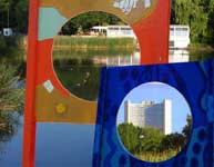 Brigitte Spanbloechel-Glass – Wien – windows – Einblicke und Durchblicke – Kunstprojekt im öffentlichen Raum, Donaustadt, Donaupark